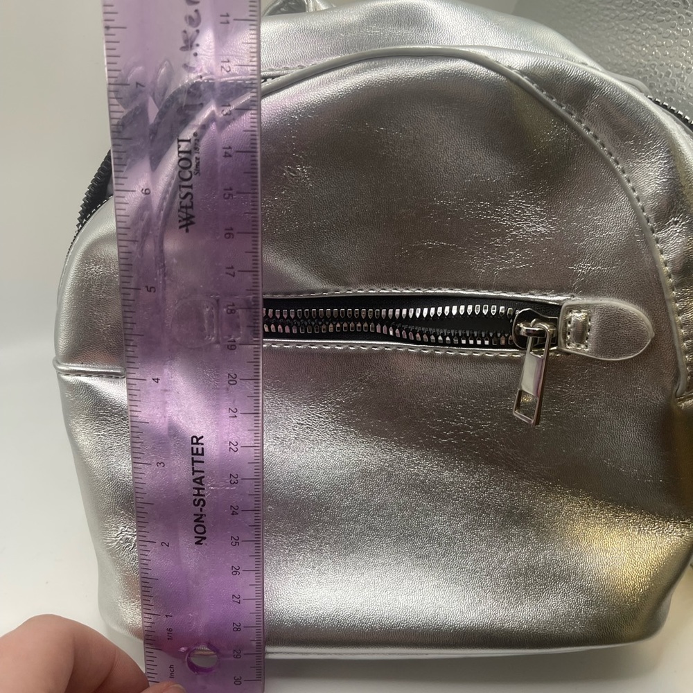 Mini silver/metallic backpack - Picture 7 of 8